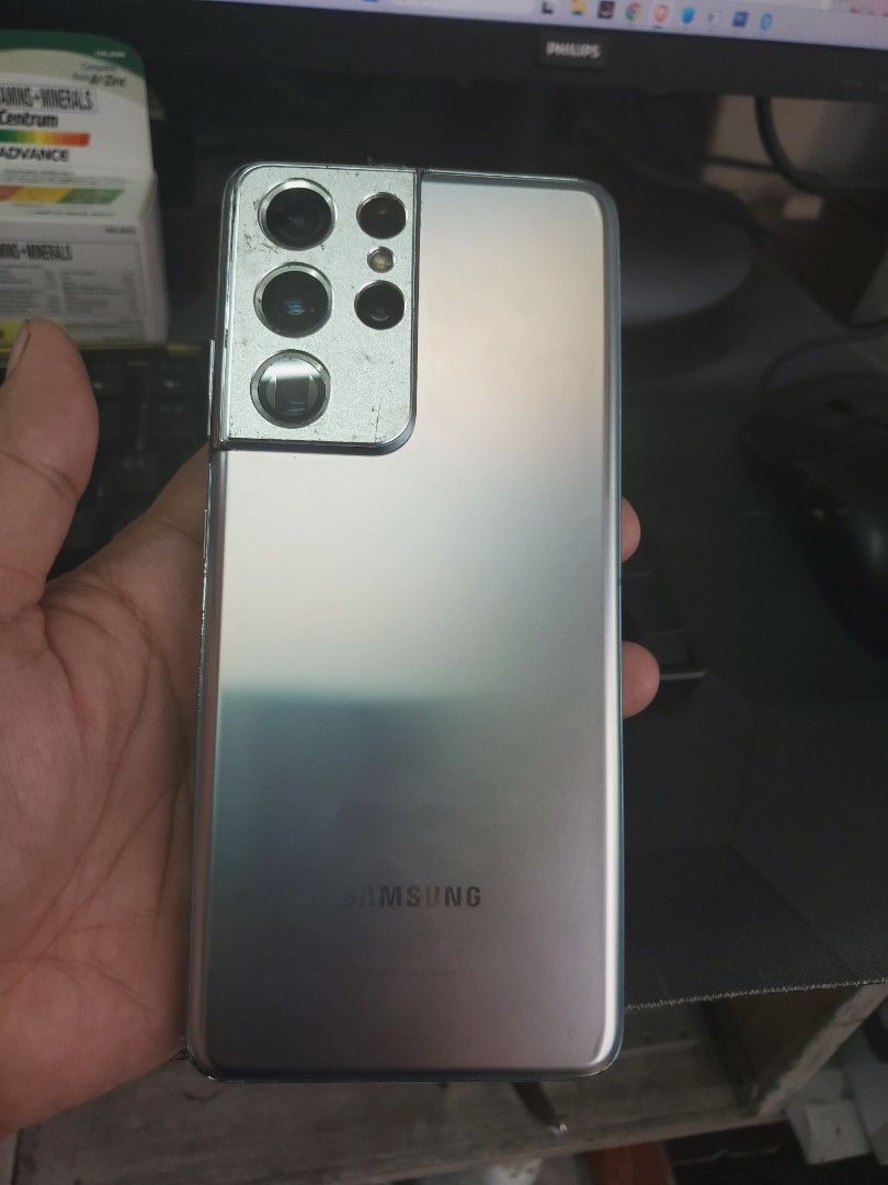 Samsung S21 Ultra 5G (Category: Samsung) located in Manila. Submitted by vitz.017 (Listing ID 1463372311, Image 2). Description: 12/256 Second Hand minor dents Good Condition both Camera are working.