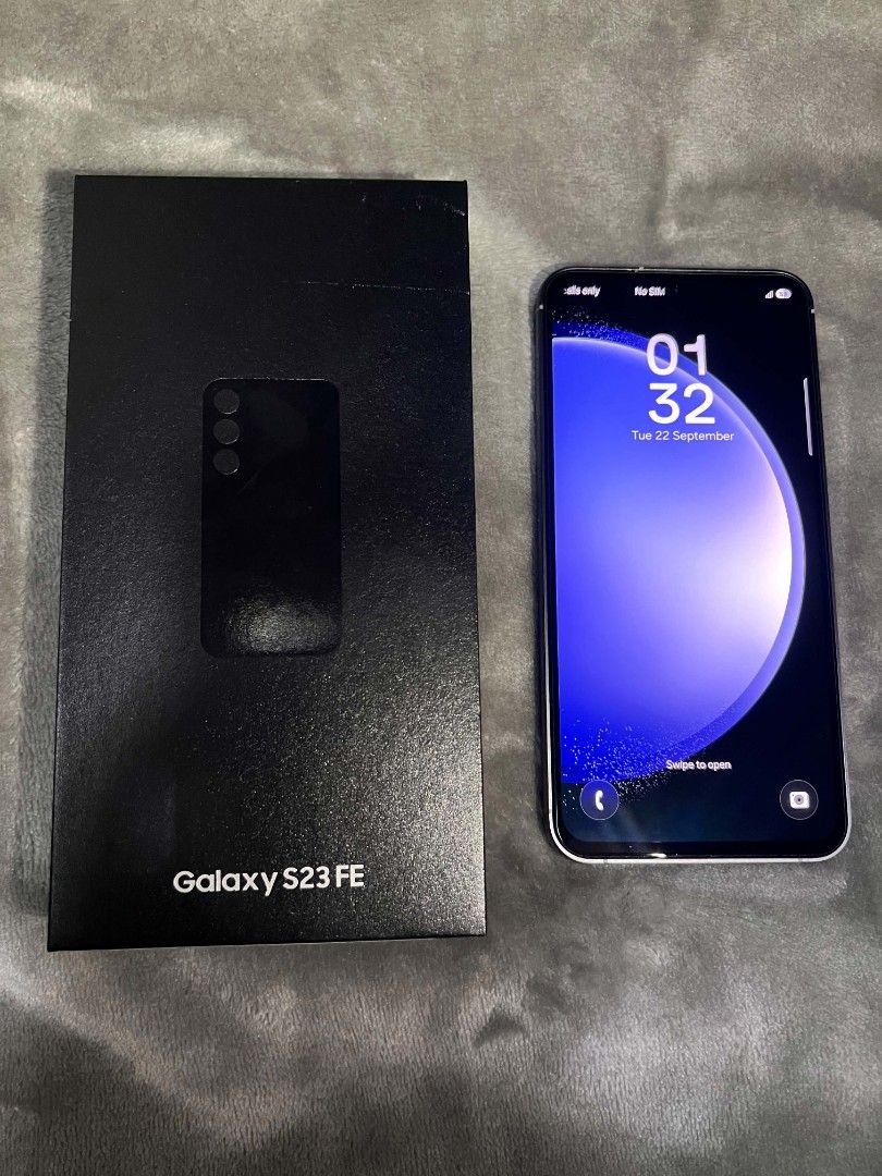 Samsung S23 FE (Category: Samsung) located in Manila. Submitted by jherviee.dl08 (Listing ID 1463362416, Image 1). Description: 6.4" Dynamic AMOLED 2X Resolution 2340 × 1080 FHD+ Refresh rate 120Hz Processor (PH) Exynos 2200, Octa-core 8GB / 256GB Rear camera 50MP main + 12MP ultrawide + 8MP telephoto Zoom 3× optical up to 30× digital Video Up to 8K Battery 4,500mAh Charging 25W wired + wireless charging Water resistance IP68 5G NTC No issue. Bra