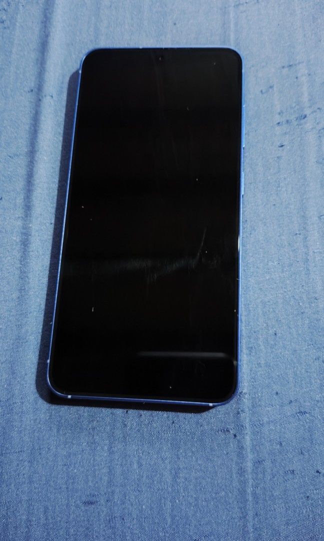 Samsung S25 (Navy) 12/256 GB (Category: Samsung) located in Manila. Submitted by emperoarrrr (Listing ID 1463341395, Image 1). Description: Used for 2 days only, barely used. In perfect condition, no scratch, no issues. Comes with a Ringke Silicon Case. Specs: • 6.2-inch FHD+ Dynamic AMOLED 2X display with a 120Hz adaptive refresh rate. • OS: Android 15, up to 7 major OS updates, One UI 8 • Chipset: Snapdragon 8 Elite • Battery: 4000 mAh.