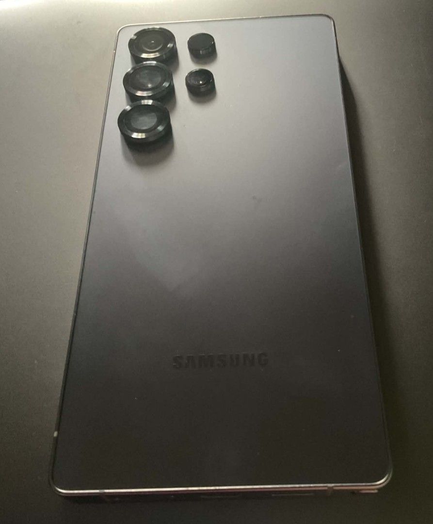 SAMSUNG S25 ULTRA (Category: Samsung) located in Muntinlupa City. Submitted by donz04 (Listing ID 1463347911, Image 2). Description: Im selling my phone bought it last year June 2026 in Indonesia. Reason for selling want to upgrade for new version. Complete package with box and charger and comes with the Galaxy earbuds3 pro for only 60,000 negotiable...