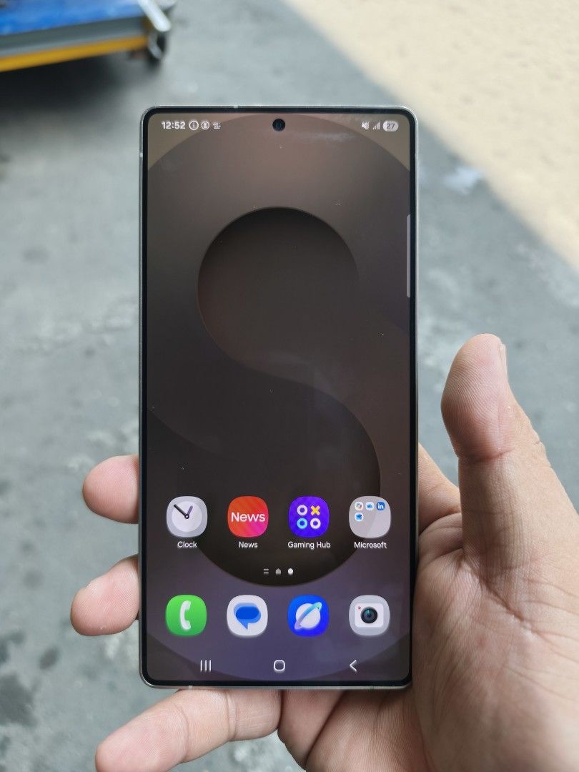Samsung S25 Ultra 256gb (Category: Samsung) located in Manila. Submitted by oddwater.f26b8c (Listing ID 1463336237, Image 3). Description: 🚨 RUSH SALE: Samsung S25 Ultra 256GB - 39999 ONLY 🚨 Looking for a quick, straightforward deal. Letting go of my S25 Ultra 256GB for a very competitive price. Condition: Like-new •Performance: Battery and processing are perfectly smooth as expected from a flagship. Still Negotiable for sure buyers/ No swaps. 