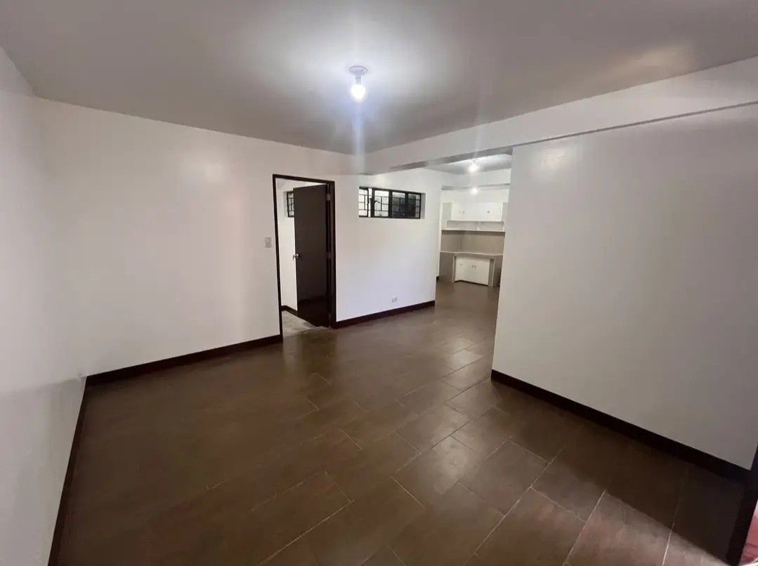 San Juan townhouse unit (Category: House & Lot) located in Mandaluyong City. Submitted by hautemess (Listing ID 1463422582, Image 2). Description: LA: approx 55sqm Fa: 115sqm 2-storey 3 bedrooms 2 toilet and bath kitchen maid's room 1 parking slot 50k.