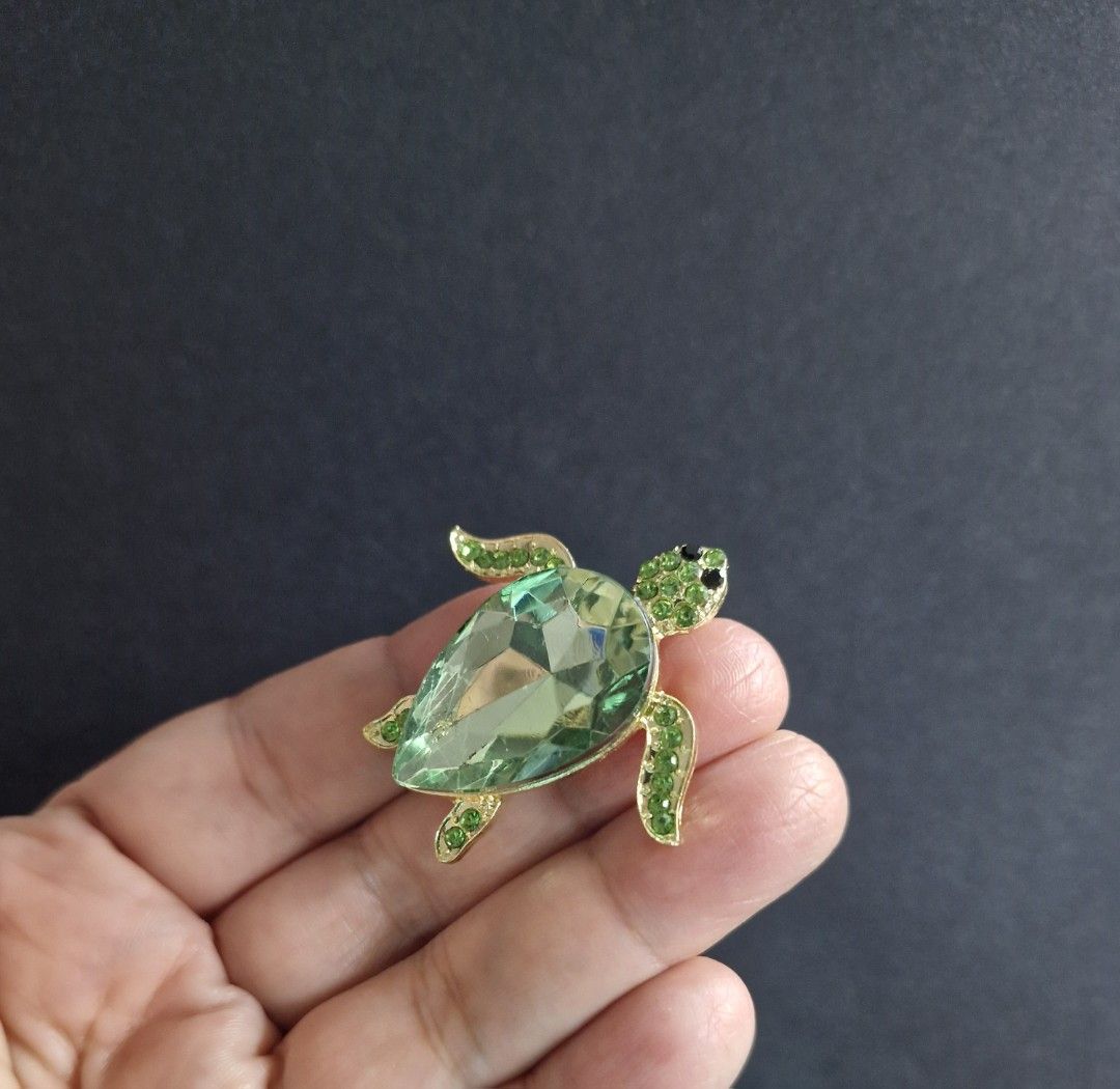 Sea Turtle Brooch 5 (Category: Brooches) located in Taguig. Submitted by mommaschoice (Listing ID 1463339645, Image 2). Description: Brand new Unisex use Elegantly crafted design Lightweight won't damage the fabric Ships nationwide.