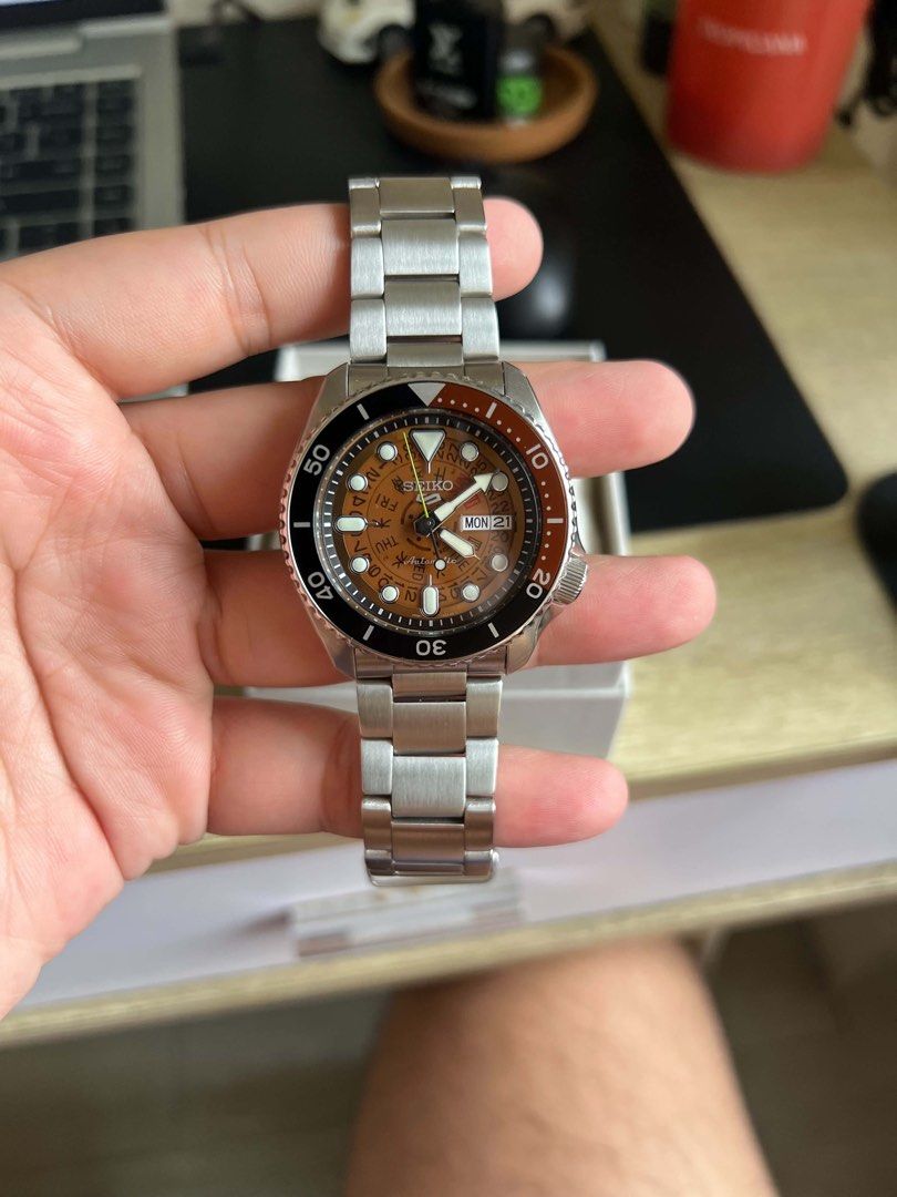Seiko 5 Automatic Watch Brown Dial Stainless Steel (Category: Men's Watches) located in Marilao. Submitted by ignacioyur63022 (Listing ID 1463341365, Image 2). Description: - Seiko 5 Automatic Watch - Rich Brown Dial - Day and Date Functionality - Durable Stainless Steel Bracelet - Includes Original Seiko Box - Ready for its New Owner - To follow booklet.