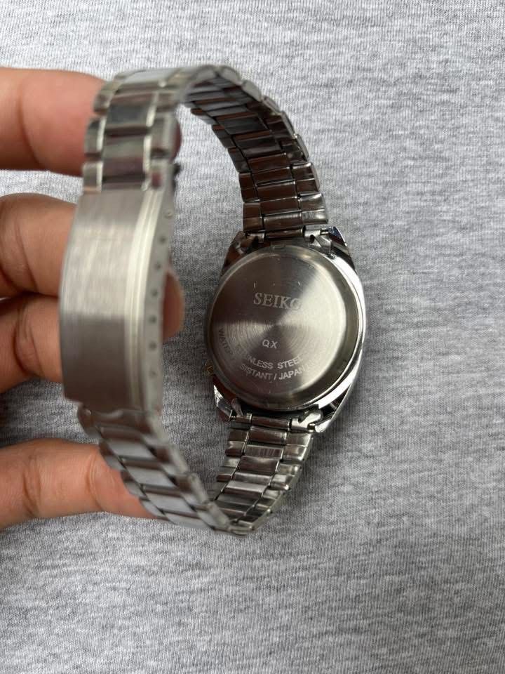 Seiko Five (Category: Men's Watches) located in Manila. Submitted by jaivrgr22 (Listing ID 1463407312, Image 2). Description: Excellent Condition All Working / No issue With Hard Box & Paper Bag .
