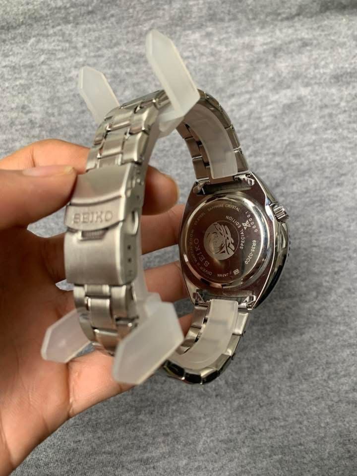 Seiko Padi Divers Automatic (Category: Men's Watches) located in Manila. Submitted by jaivrgr22 (Listing ID 1463411334, Image 2). Description: Excellent Condition All Working/ No issue With Hard Box & Paper Bag .