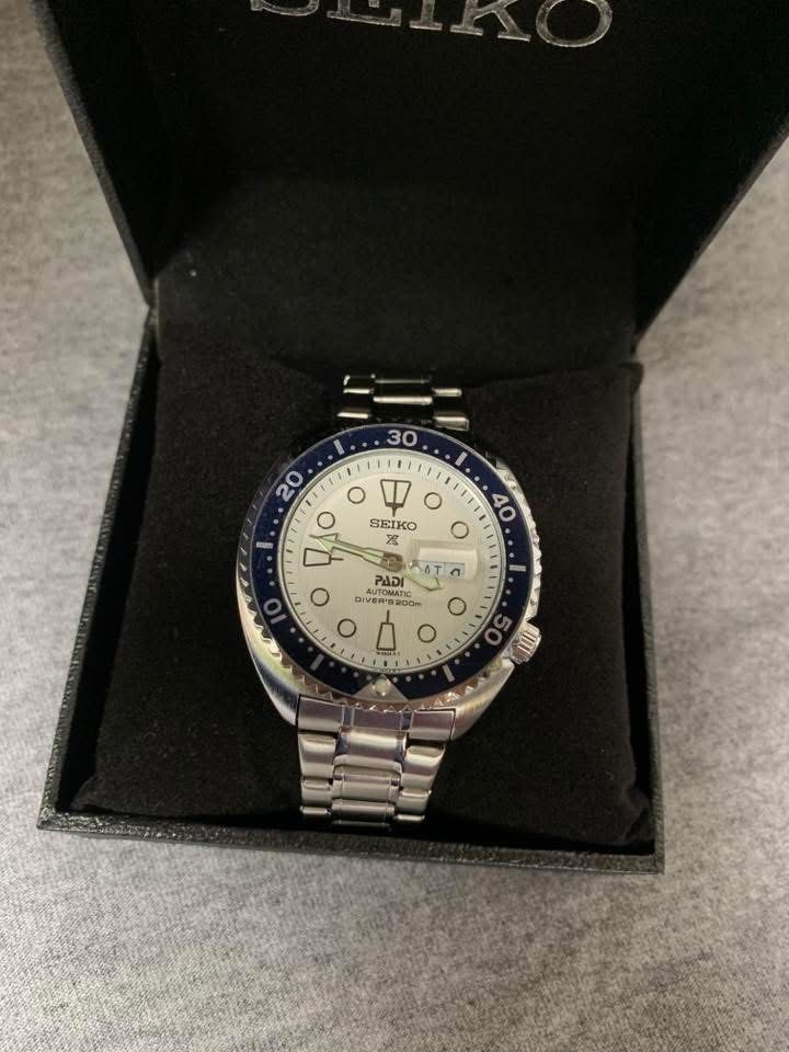 Seiko Padi Divers Automatic (Category: Men's Watches) located in Manila. Submitted by jaivrgr22 (Listing ID 1463411334, Image 1). Description: Excellent Condition All Working/ No issue With Hard Box & Paper Bag .