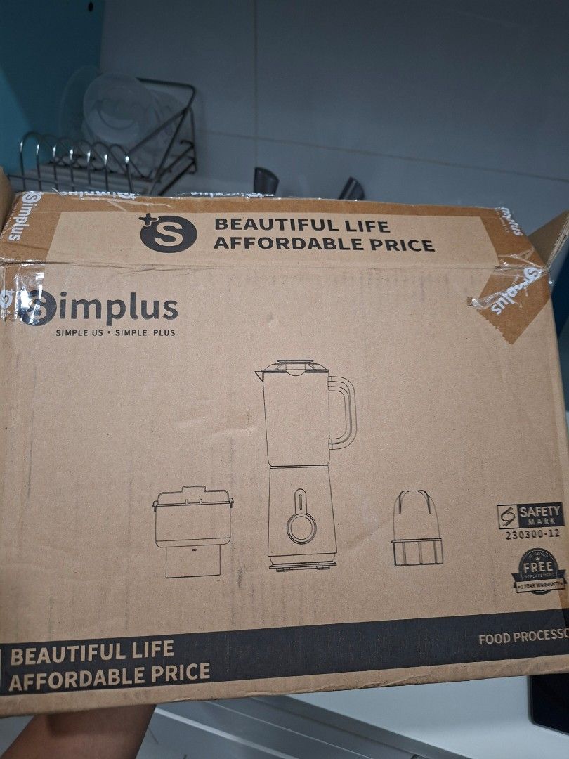 Simplus Food Processor - Simple Us Simple Plus (Category: Juicers, Blenders & Grinders) located in Kulai. Submitted by hizzham (Listing ID 1463340442, Image 1). Description: baru je beli masih x pakai lagi...