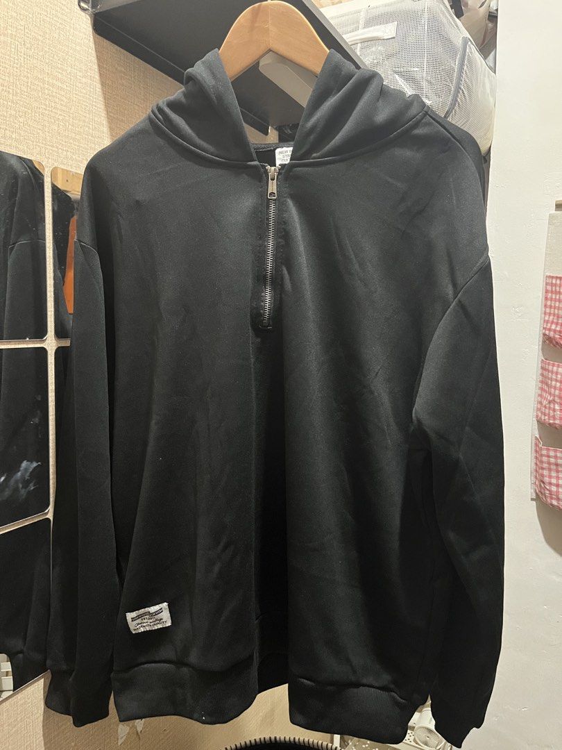 Simwood Hoodie (Category: Hoodies) located in Taguig. Submitted by declutterbykath (Listing ID 1463343865, Image 2). Description: .