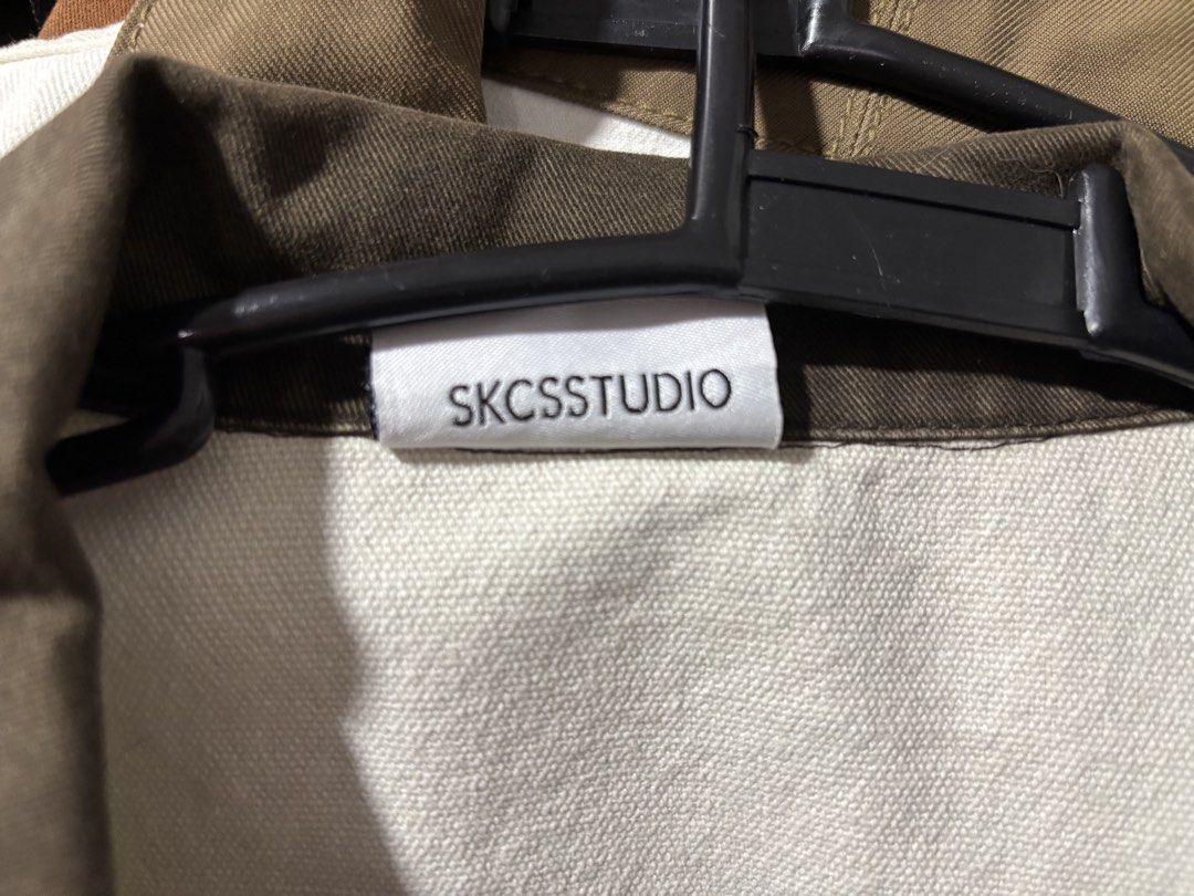 SKCSSTUDIO Work Polo, CREAM (Category: Coats, Jackets and Outerwear) located in Quezon City. Submitted by clutter_busters (Listing ID 1463452630, Image 3). Description: SKCSSTUDIO Work Polo, CREAM - Pit to pit: 23 inches - Length: 25.5 inches - RFS, Decluttering - shipping Lalamove/J&T.