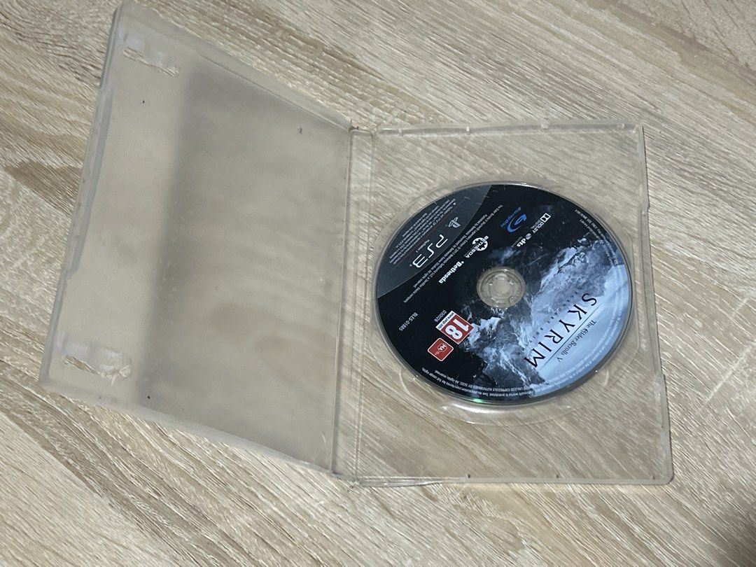 skyrim cds ps3 (Category: In-Game Products) located in Talisay. Submitted by artmeus (Listing ID 1463475103, Image 1). Description: untested po kasi wala na akong dvd player now but the last time nanood po ako nito okay panaman. payment first po thru cashg + shipping fee via jnt qt .