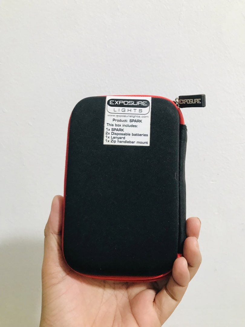 SMALL HARDCASE POUCH (Category: Purses & Pouches) located in Gamu. Submitted by 2022bagsbunny (Listing ID 1463390644, Image 2). Description: .