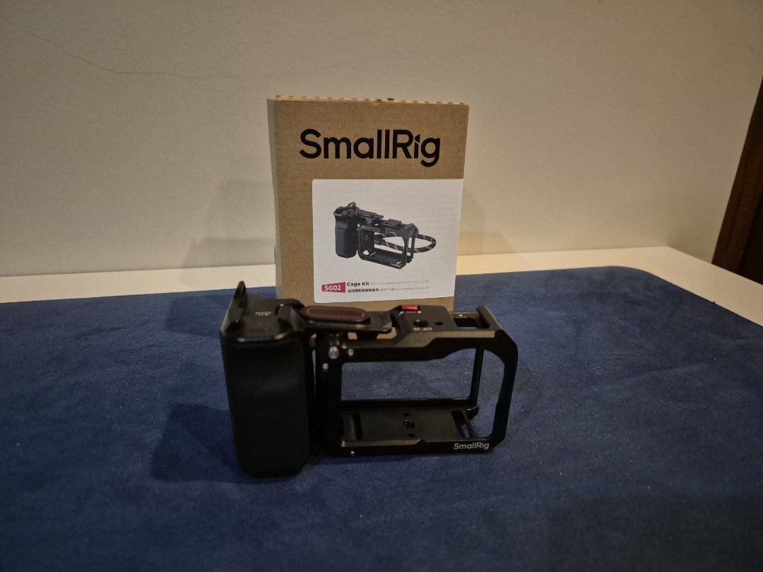 SmallRig 5602 Cage Kit for DJI Action 5 pro camera (Category: Cameras) located in Bantay. Submitted by backyardcyclist (Listing ID 1463482882, Image 2). Description: - SmallRig Cage Kit for DJI Action 5 pro Camera - Model: 5602 - Includes: Main cage and separate battery module - Protects your DJI Action 2 camera - Provides additional mounting points for accessories - Essential for enhancing your camera setup.