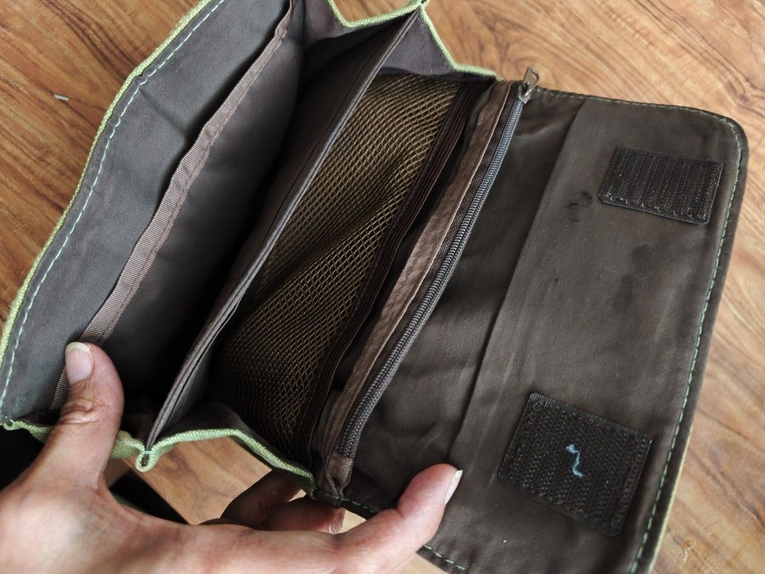 SMART FIT (Category: Purses & Pouches) located in Quezon City. Submitted by uydaisy1979 (Listing ID 1463346229, Image 3). Description: slight Fade.