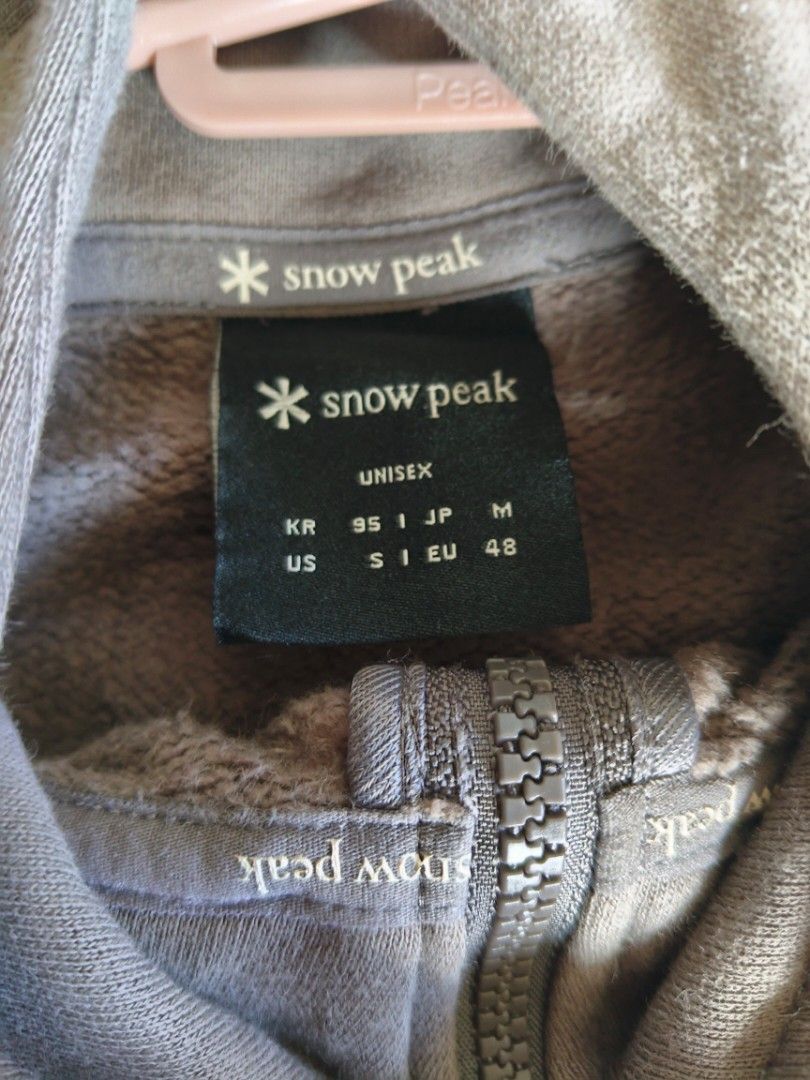 Snow Peak hoodie jacket (Category: Coats, Jackets and Outerwear) located in Legazpi City. Submitted by genobecollectives (Listing ID 1463329865, Image 3). Description: Snow Peak zip-up hoodie 500 plus sf - Drawstring hood - Front pockets - Small Snow Peak logo on chest - Sleeve tag with size details (Unisex M / JP 48 / EU 48 / S) - Ideal for casual wear -23 x 26 very good condition pa my issue lang washable naman last pics. dm.