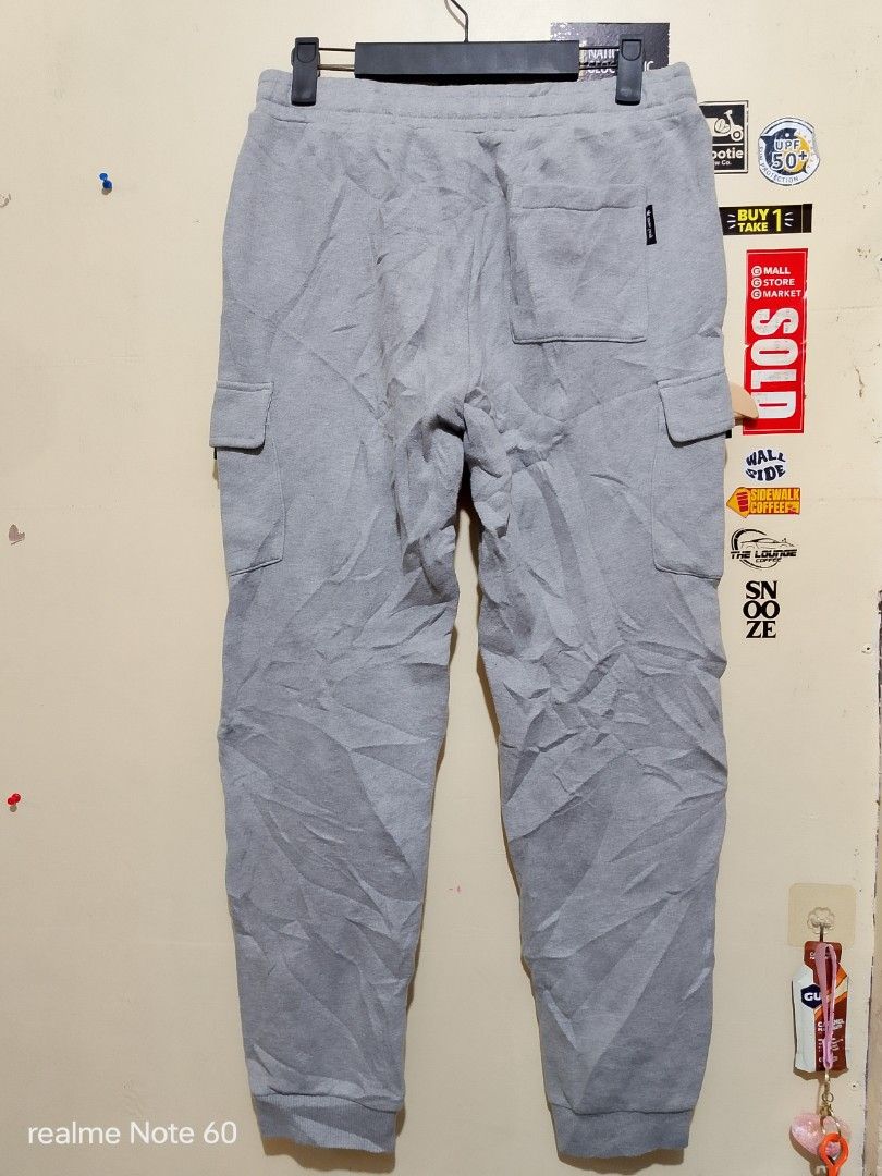 Snowpeak Cargo Jogger pants (Category: Joggers) located in Tagum. Submitted by tgm2023 (Listing ID 1463444226, Image 2). Description: Snowpeak Cargo Jogger pants - Womens Excellent condition Waist 26-30 Length 36 Inseam 26" Size SMALL on tag Cotton fabric ✅ With drawcord ✅ Multiple pockets ✅ Embroidered logo ✅ 🏷️480.⁰⁰.