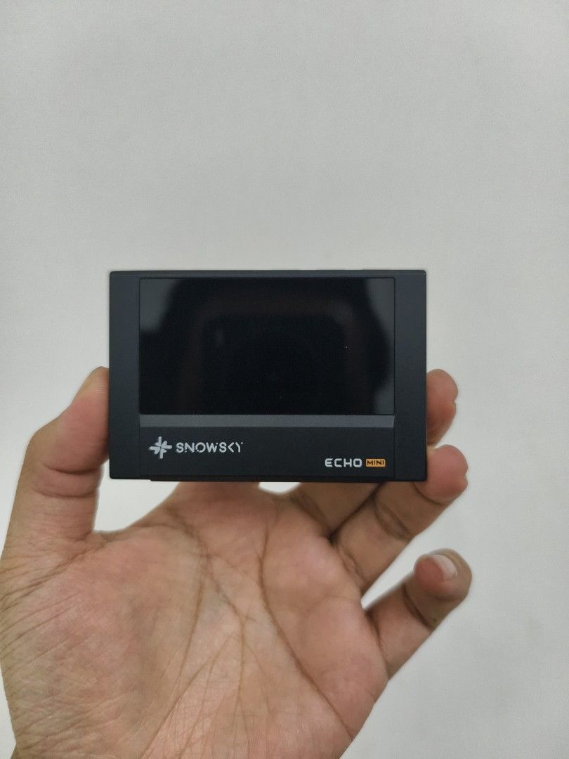 Snowsky Echo Mini (Category: Portable Music Players) located in Shah Alam. Submitted by Meaningfool (Listing ID 1463471086, Image 3). Description: - Snowsky Echo Mini: Portable High-Resolution Music Player - Features a reset button for easy troubleshooting - Balanced audio output for superior sound quality - Expandable storage with microSD card slot - Modern USB-C port for charging and data transfer - Compact and lightweight design, perfect for c