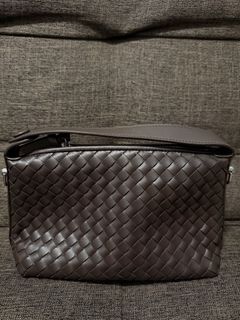 (Category: ) located in . Submitted by preloved_bycarla (Listing ID 1463450038, Image 1). Description: .