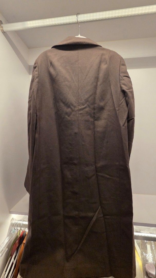 SOLO Brown Trench Coat (Category: Coats, Jackets and Outerwear) located in Mandaluyong City. Submitted by loijiminigo (Listing ID 1463453555, Image 2). Description: - SOLO brown blazer - Classic lapel design - Standard fit - Ideal for smart casual or work wear - Simple and versatile.