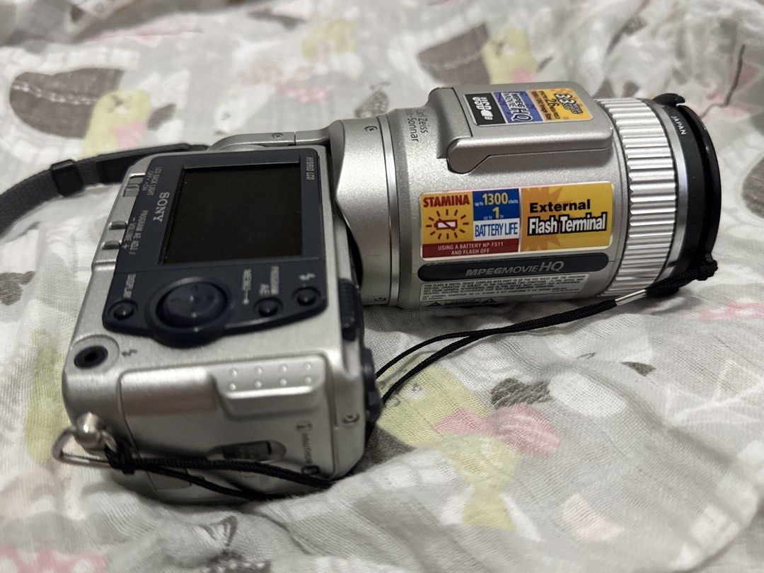 Sony DSC-F505V (Category: Cameras) located in Balingasag. Submitted by eivon.ecarg (Listing ID 1463424081, Image 3). Description: .