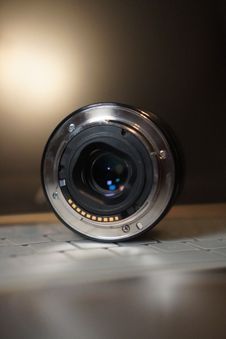 Sony E 35mm f/1.8 OSS Lens (Category: Lens & Kits) located in Manila. Submitted by zeneagle_da3b1c (Listing ID 1463477855, Image 3). Description: - Sony E-mount lens - 35mm focal length - f/1.8 aperture - Optical SteadyShot image stabilization - Perfect for portraits and low light photography - 49mm filter size - Auto Focus, Manual Focus Working Issue: With dust and dirt sa lens but doesn't affect the performance.
