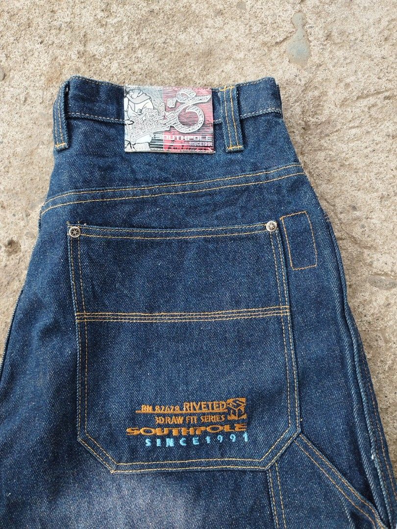 South pole (Category: Jeans) located in Butuan. Submitted by arvin181991 (Listing ID 1463509212, Image 2). Description: SOUTH POLE SIZE:32 LENGTH:44.5 OPEN LEG:10.5 AS NEW.