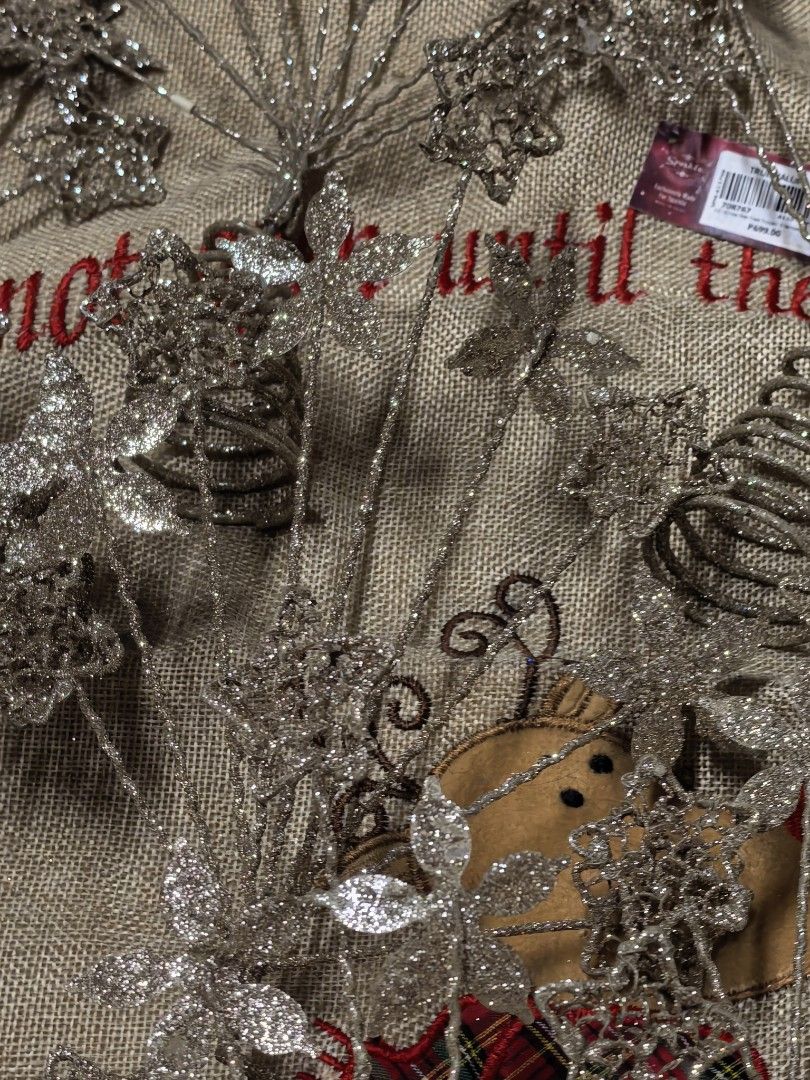 Sparkle 12" Champagne Glitter Star Tree Topper (Category: Other Home Decor) located in Rizal. Submitted by gkstcenit (Listing ID 1463344287, Image 3). Description: - Add sparkle to your Christmas tree with this 12-inch champagne glitter star topper. - Original Price: P699 - Special Offer: P250 each, or 2 for P450. - Stock Available: 10 pieces. - Limited quantity, get yours now!.