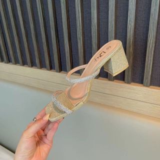 (Category: ) located in . Submitted by chikobellpreloved (Listing ID 1463350385, Image 1). Description: .