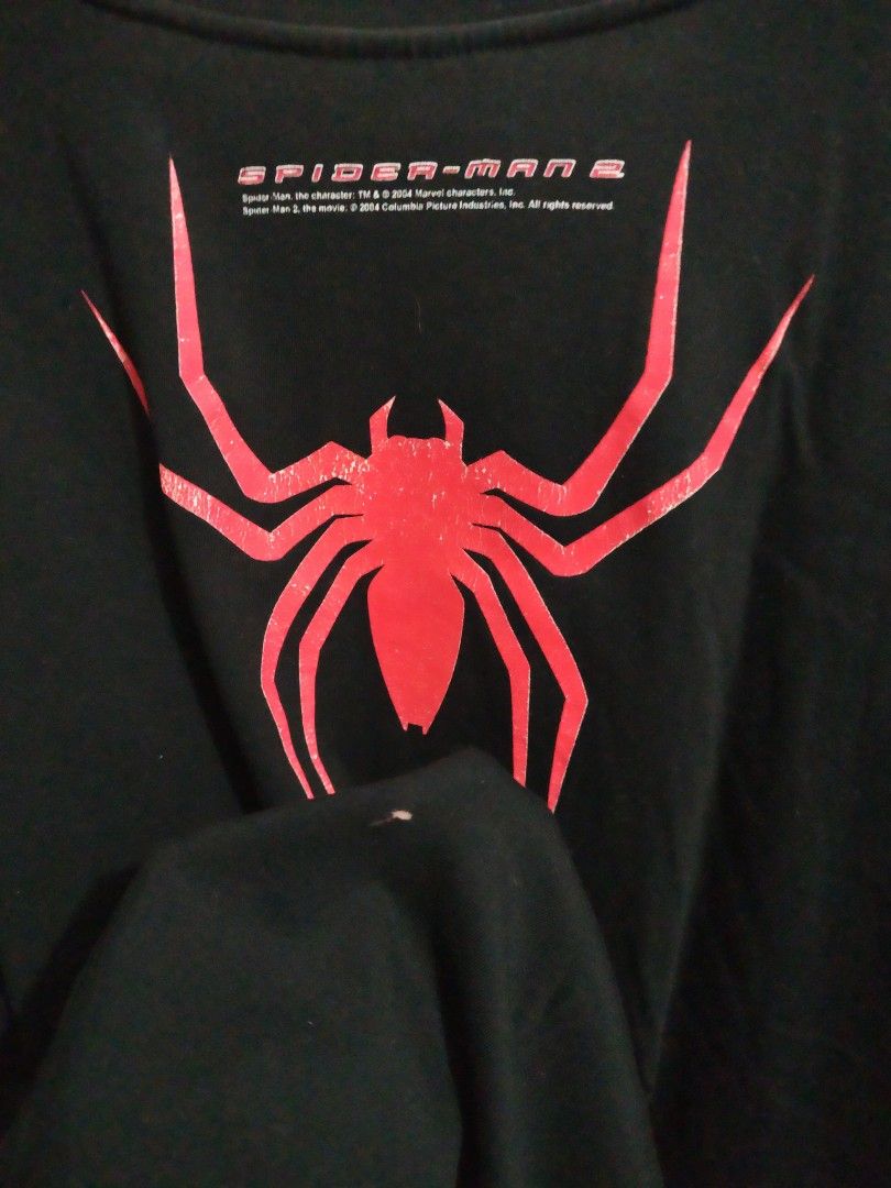 Spiderman 2004 (Category: Activewear) located in Quezon City. Submitted by oldsoulv1 (Listing ID 1463425838, Image 2). Description: Not sure ha pero daming theory na version ni Tobey Maguire raw kalaban ng X-Men ha? need mo neto for sure. Vintage Spiderman 2 Big Head Tee dated 2004 dimes: rare size/money dimes check the slide issue: crackprints/pinhole(s) for safety 2299 shipped Quezon City📍.