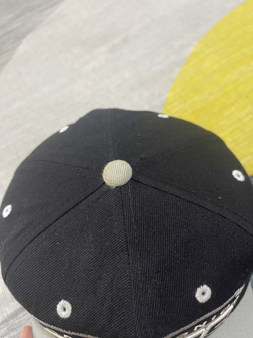 Spurs mitchell n ness snapback hat (Category: Caps & Hats) located in Taytay. Submitted by ekselentekondisyon (Listing ID 1463473481, Image 3). Description: Spurs snapback hat By mitchell n ness Need wash and cleaning May kalawang under button Bawal sa maselan Acrylic/wool material .