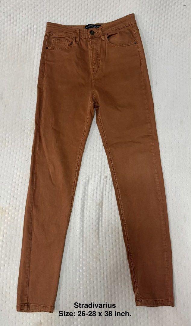 Stradivarius slim-fit jeans (Category: Jeans) located in Quezon City. Submitted by pinkyswearshop (Listing ID 1463366656, Image 1). Description: .