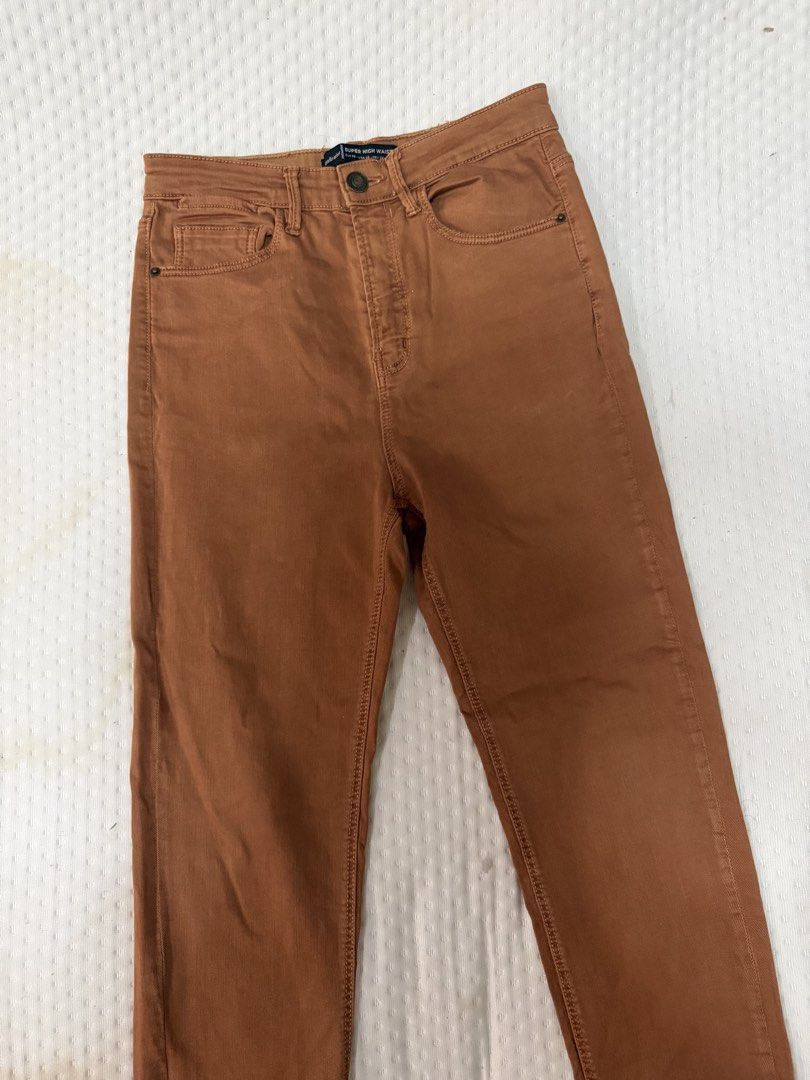 Stradivarius slim-fit jeans (Category: Jeans) located in Quezon City. Submitted by pinkystrends.co (Listing ID 1463372074, Image 2). Description: .