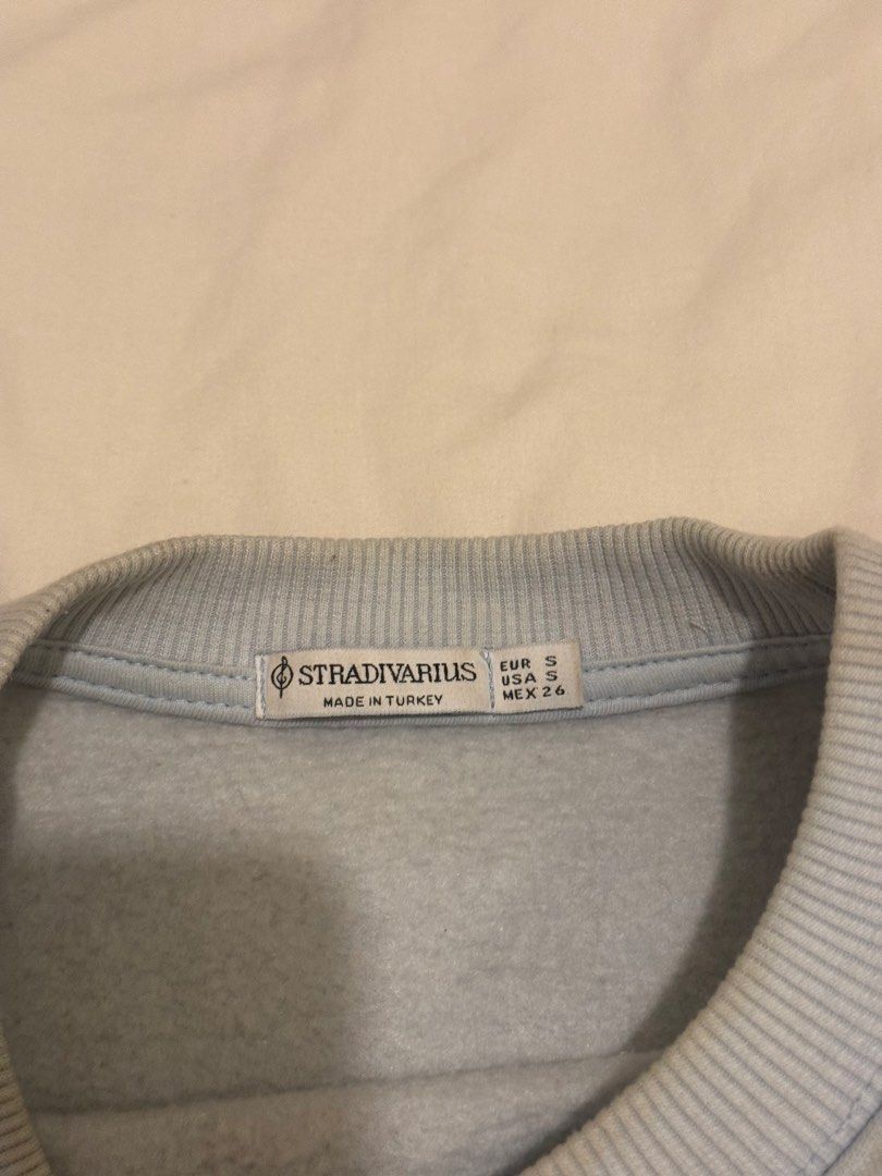 Stradivarius Sweater (Category: Coats, Jackets and Outerwear) located in Taguig. Submitted by saintchristian (Listing ID 1463476221, Image 2). Description: .