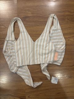 (Category: ) located in . Submitted by nicsclosetfinds (Listing ID 1463356369, Image 1). Description: .