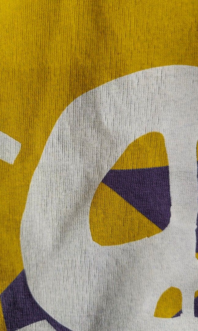 STUSSY VINTAGE (Category: Luxury Apparel) located in Makati City. Submitted by updownthrift (Listing ID 1463366466, Image 3). Description: MINIMAL HAIRLINE ON PRINT COLOR 9/10 FREE SHIPPING.