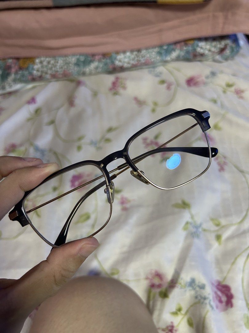 Sunnies Studios Anti-Radiation Blue Light Glasses (Category: Sunglasses & Eyewear) located in Manila. Submitted by curatedbyelvynna (Listing ID 1463367187, Image 1). Description: No prescription, ideal for screen use 💻📱 No when worn, no ‘more photos’. All photos are posted, what you see is what you’ll get. Please note that my items are preloved, it is likely that there will be signs of light wear in general. Last price posted 💯 No more hagglin