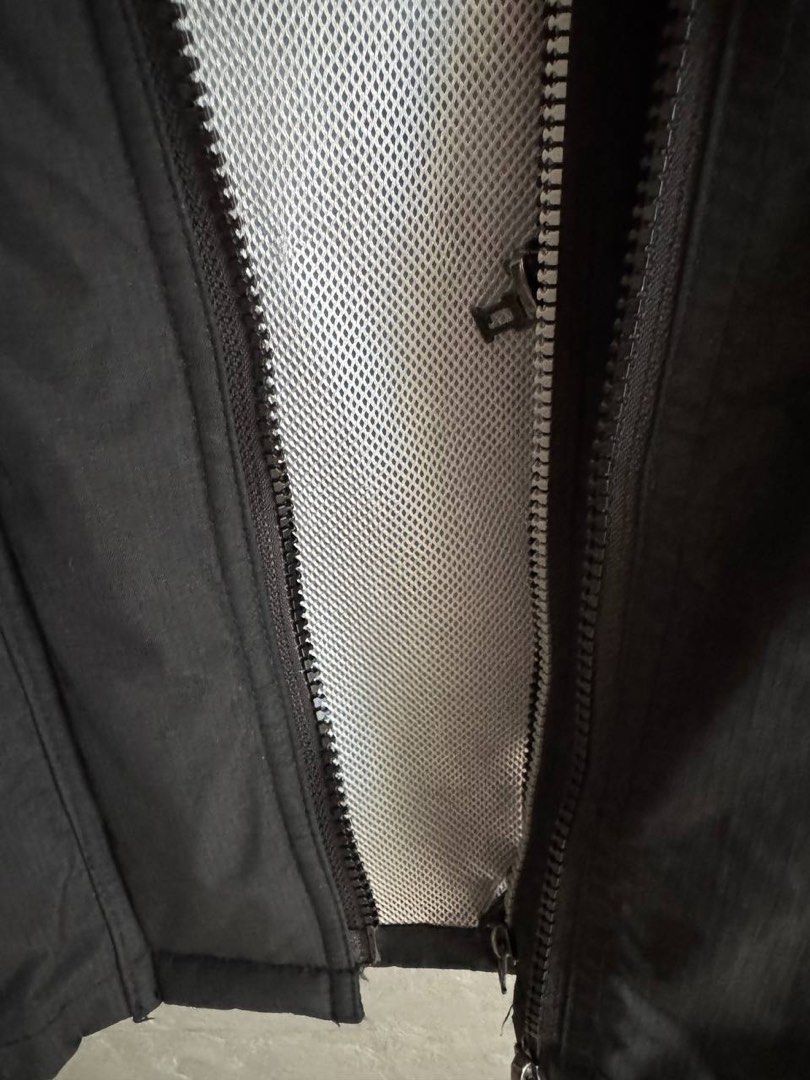 Superdry Original Windcheater Japan Black Jacket (Category: Coats, Jackets and Outerwear) located in Taguig. Submitted by anxmz (Listing ID 1463465139, Image 2). Description: - Superdry Original Windcheater Jacket (Japan Edition) - Color: Black - Size: Small - Features: Hood, Zip-up front, Mesh lining - Ideal for: Windy days - Condition: Gently used, selling because it's no longer worn..