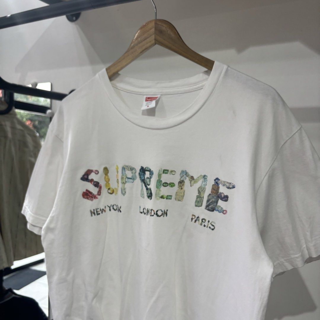 Supreme Rocks Shirt (Category: Formal Shirts) located in Bambang. Submitted by heats777 (Listing ID 1463486628, Image 1). Description: Good condition Issue: Hairlines Size: M on tag.