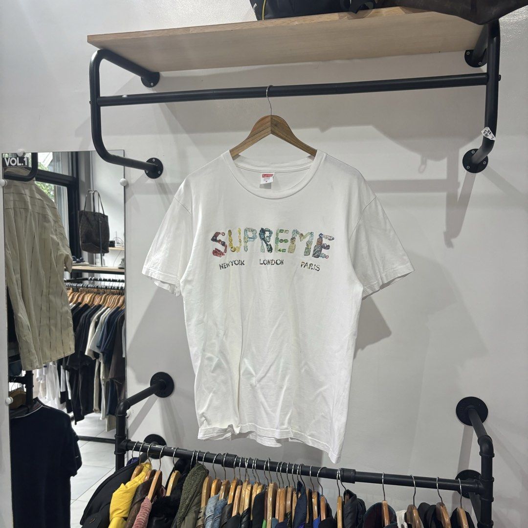 Supreme Rocks Shirt (Category: Formal Shirts) located in Bambang. Submitted by heats777 (Listing ID 1463486628, Image 2). Description: Good condition Issue: Hairlines Size: M on tag.