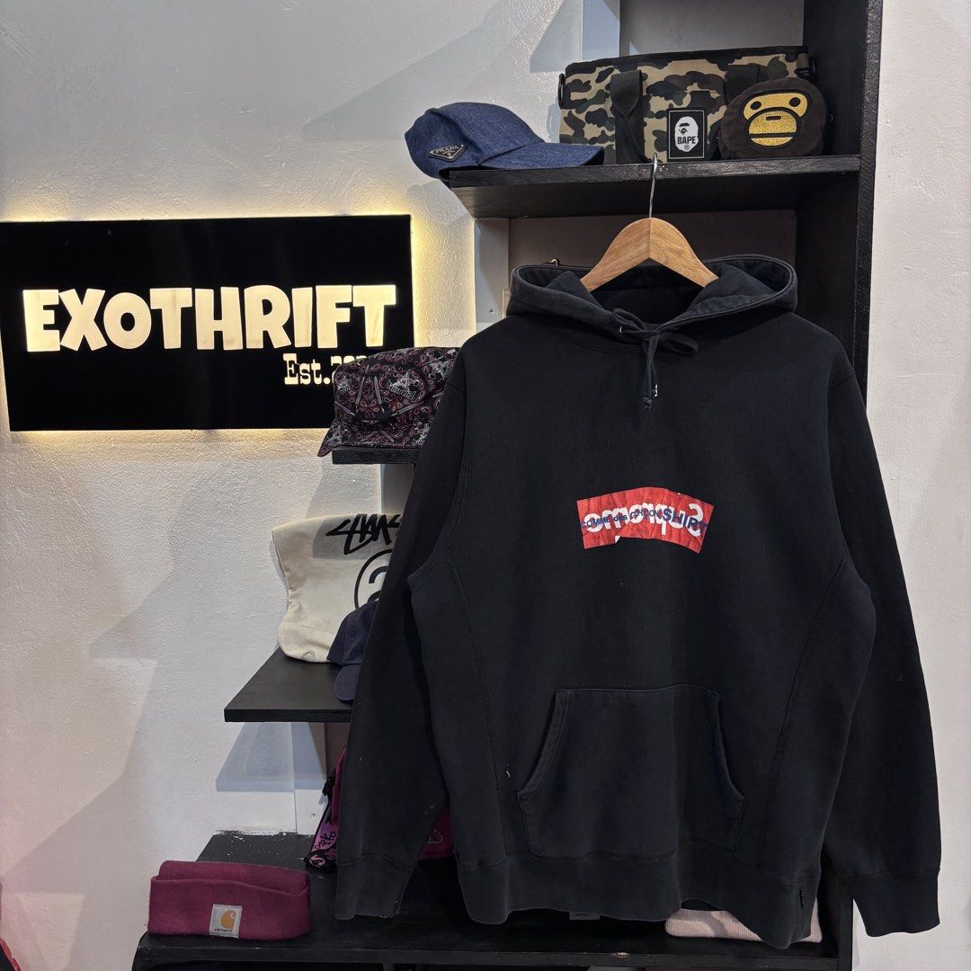 Supreme x Cdg (Category: Activewear) located in Rizal. Submitted by doyskie.star (Listing ID 1463515964, Image 1). Description: Dimes : 23.5/28 Heavy clothe.