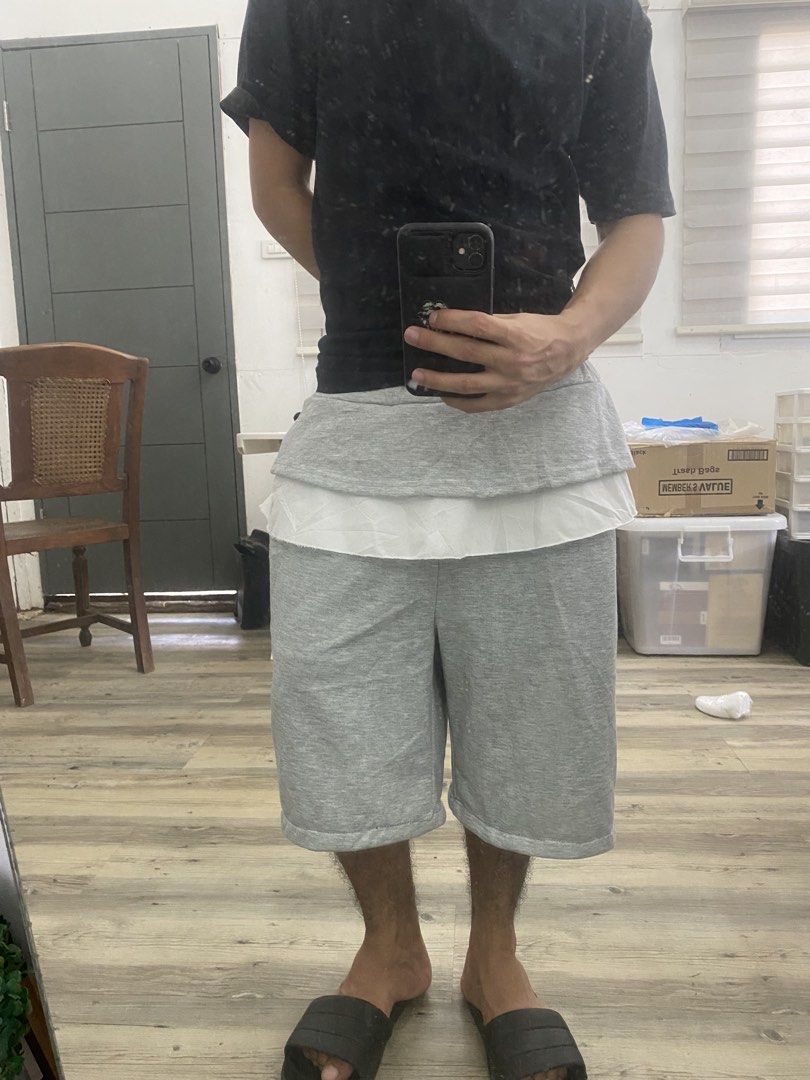 Sweat Short Skirt (Category: Shorts) located in Cagayan de Oro. Submitted by gotchu.fit (Listing ID 1463451563, Image 2). Description: Sweat-short Skirt ▪️ Length 24 ▪️ Waistline 24-40 ▪️ Leg opening 11.5 ▪️ Thigh 13 •Comfy fabric •built in skirt ISSUE: NONE 🏷️Mine: ₱300 MOP: GCASH MOD: J&T SHIPPING FEE 80-90₱ Disclaimer: We are not affiliated with any brands, all items are throughly curated and all images are solely taken by @gotchuufit #gσт¢нυ