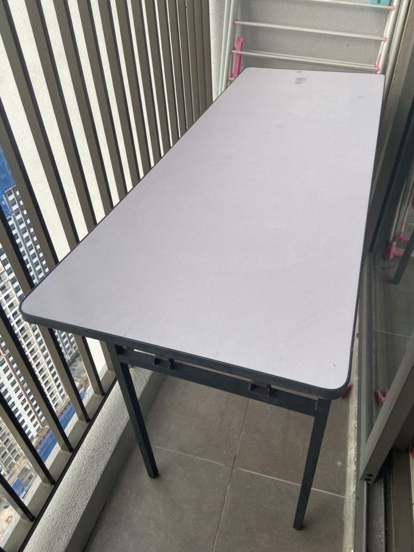 Table (Category: Outdoor Furniture) located in Kuala Lumpur. Submitted by syedanusrat42 (Listing ID 1463498341, Image 3). Description: .