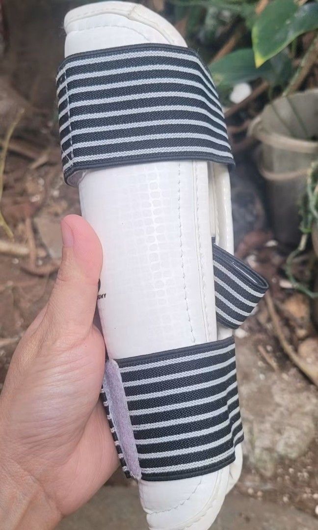 TAEKWONDO ARM GUARD (Category: Other Sports Equipment and Supplies) located in Sablan. Submitted by gongonshelley12 (Listing ID 1463504560, Image 3). Description: 👉👉200 ONLY👈👈 TAEKWONDO ARM GUARD EXCELLENT CONDITION.