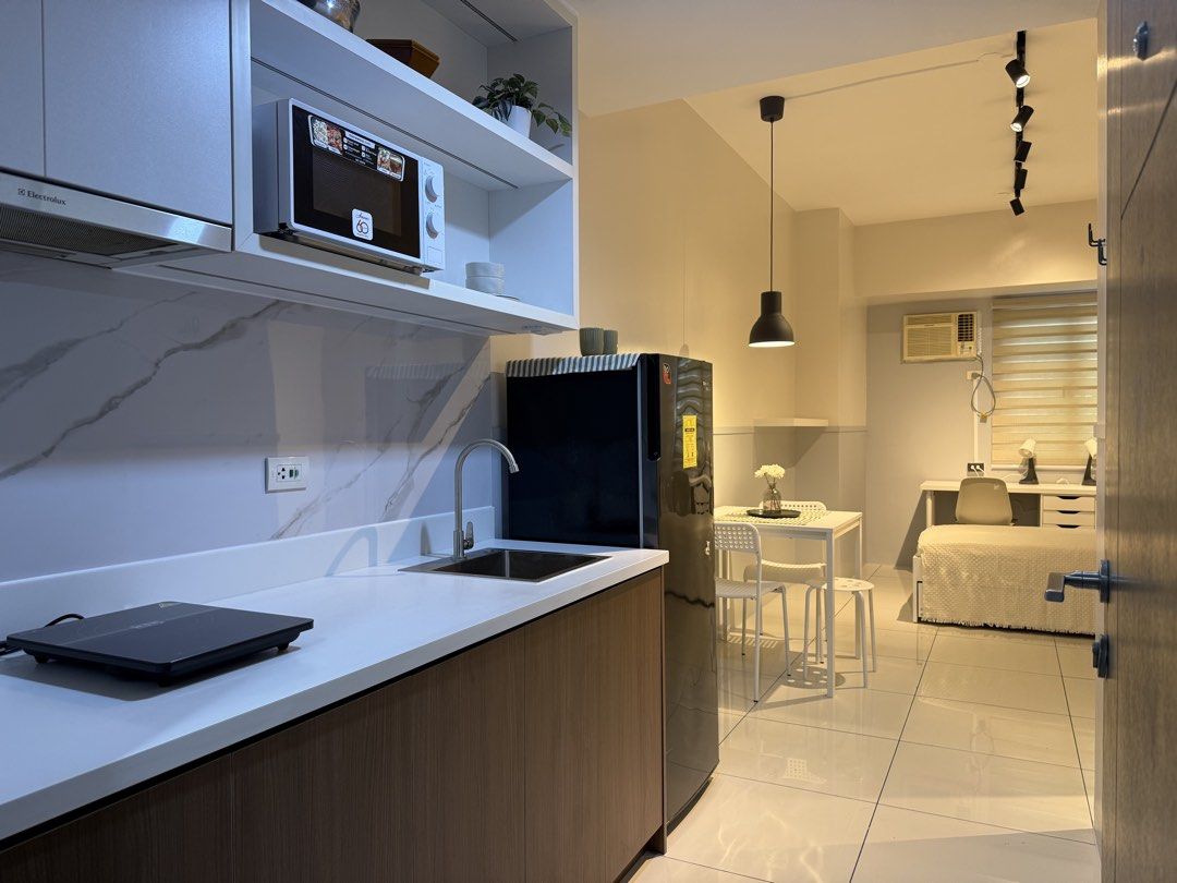 Taft Avenue Studio Unit for Lease (Category: Apartments & Condos) located in Del Monte. Submitted by kayglennytayo (Listing ID 1463464171, Image 1). Description: green residences - taft ave manila 24sqm newly renovated fully furnished near dlsu and other universities 2 mos security deposit, 2 mos advance min 1 year contract PDCs required .