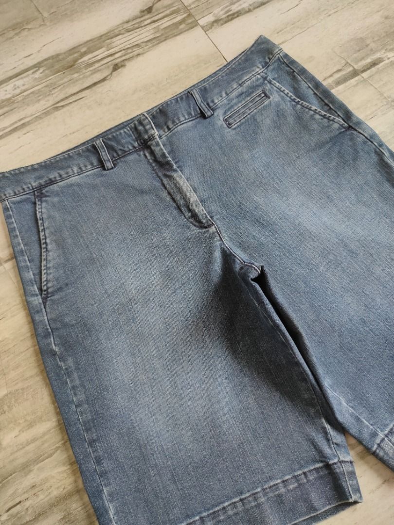 Talbots Denim Shorts - Size 34 (Category: Shorts) located in Dasmarinas. Submitted by jethroespinosa (Listing ID 1463358189, Image 3). Description: Size in inches: 34 waist can stretch to 35 21 length 10.5 inseam 10 leg hole No issues or alterations Loc: Dasma Cavite MOP: Gcash.