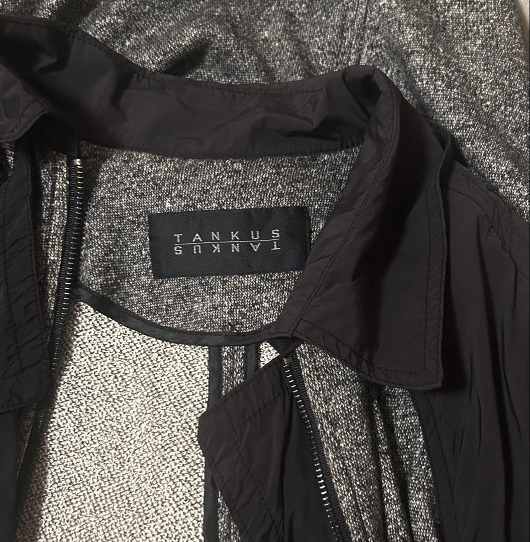 TANKUS (Category: Coats, Jackets and Outerwear) located in Davao. Submitted by sart0ria85 (Listing ID 1463343466, Image 3). Description: An oversize gray and black parka jacket. 60%POLYESTER 40%NYLON MADE IN KOREA🇰🇷 SMALL. Size 4 Also great for MEDIUM size EXCELLENT CONDITION (94/100).