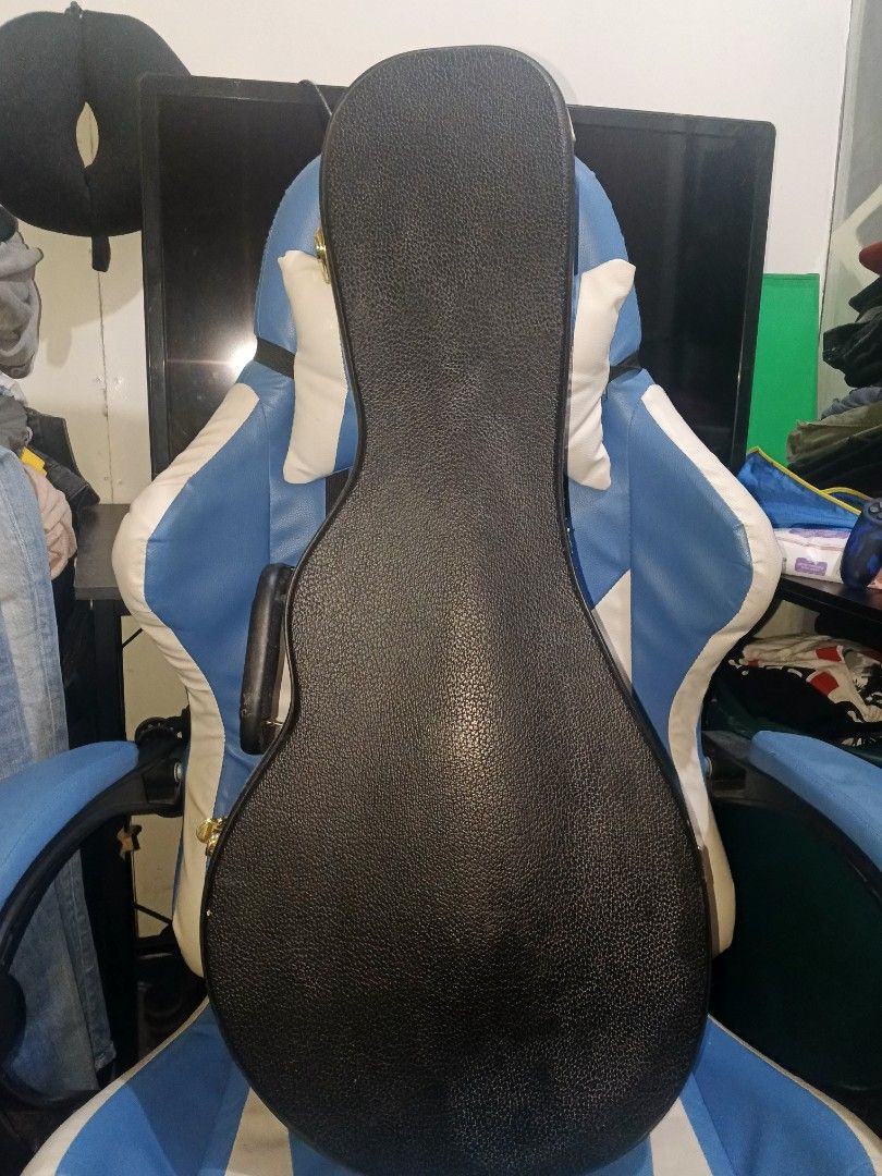 The Loar F-Style Mandolin + Hard Case (Category: Musical Instruments) located in Nagcarlan. Submitted by myste.ree (Listing ID 1463514360, Image 2). Description: 🎶 FOR SALE: THE LOAR F-STYLE MANDOLIN + HARD CASE 🎶 Letting go of this beautiful The Loar F-style Mandolin 🎻 ✨ Gorgeous vintage sunburst finish ✨ Classic F-style design ✨ Beautiful detailed headstock & body ✨ Comes with hard protective case ✨ Well-kept and ready for its next owner Per