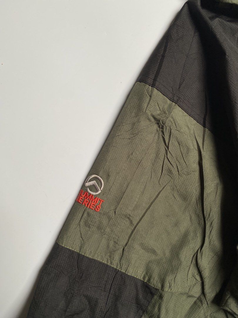The north face (Category: Activewear) located in Sipocot. Submitted by cross-culture.0 (Listing ID 1463427386, Image 3). Description: The North Face Goretex Summit Seiries excellent condition no issues Featuring Color Black and Army Green Size XL 23W 30.5L 1500 Free shipping dm.