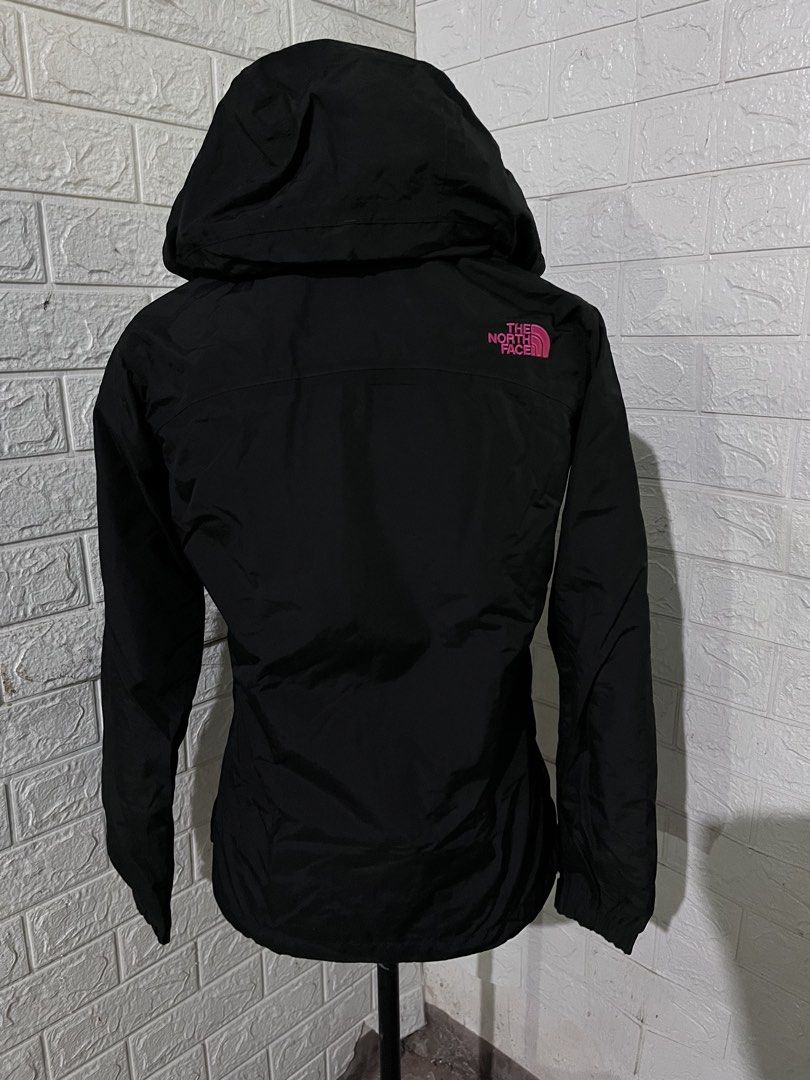 THE NORTH FACE (Category: Coats, Jackets and Outerwear) located in Kabankalan. Submitted by miaangelar73343 (Listing ID 1463471819, Image 2). Description: .