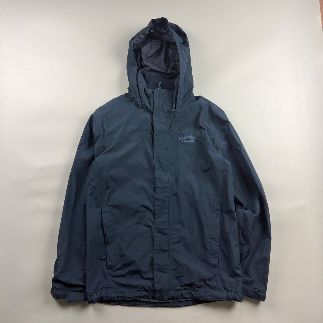 The North Face DryVent Hooded Jacket (Category: Coats, Jackets and Outerwear) located in Cavite. Submitted by epiboie (Listing ID 1463453172, Image 2). Description: The north face dryvent Size small asia mens 21x27 Color rate: 9.5/10 excellent condition No issue.